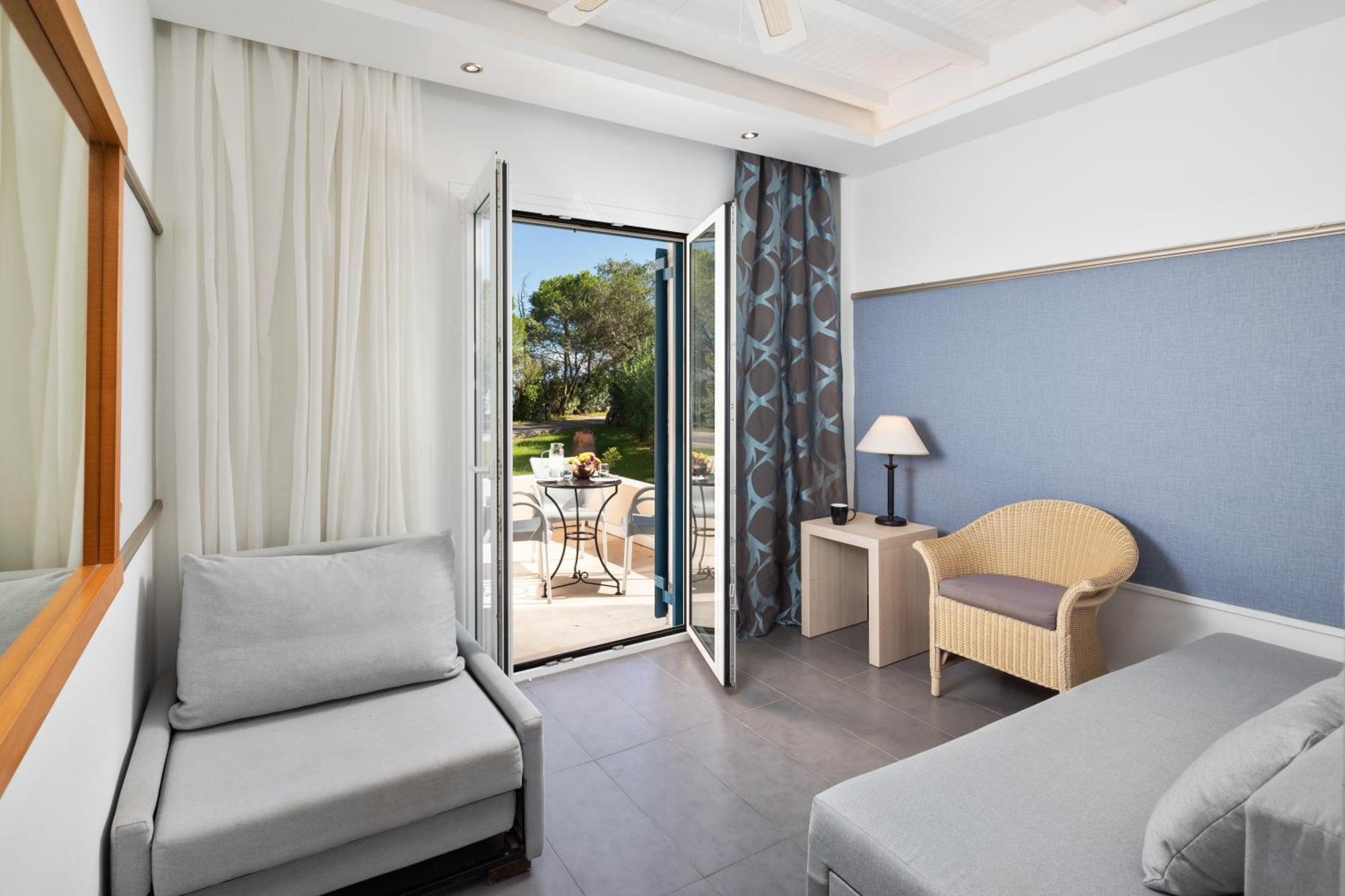 Sentido Apollo Palace Mesongí Dış mekan fotoğraf A room at the hotel