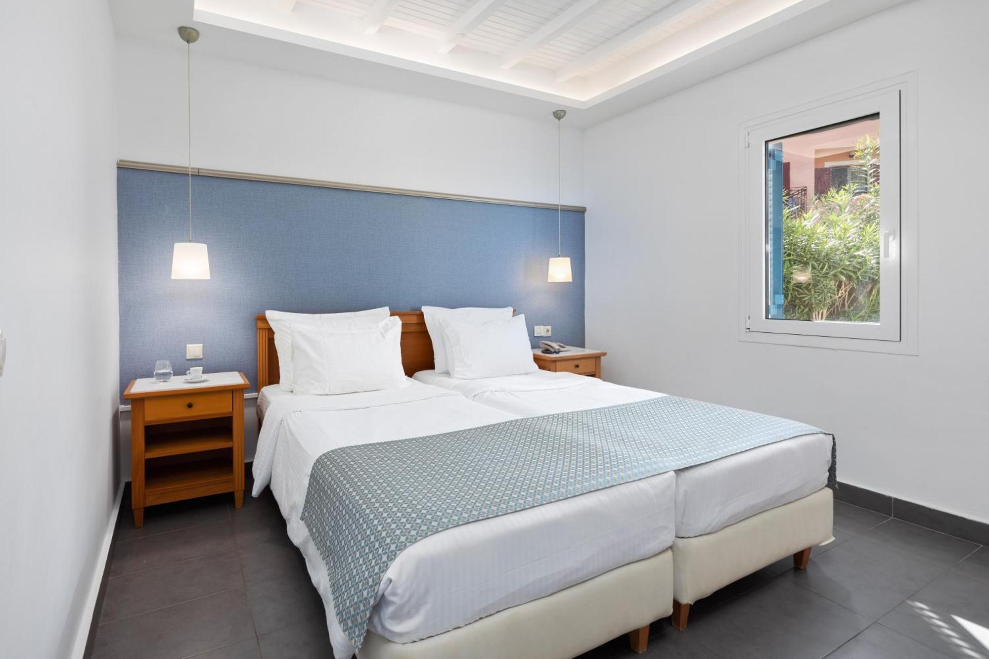 Sentido Apollo Palace Mesongí Dış mekan fotoğraf A bedroom at the hotel