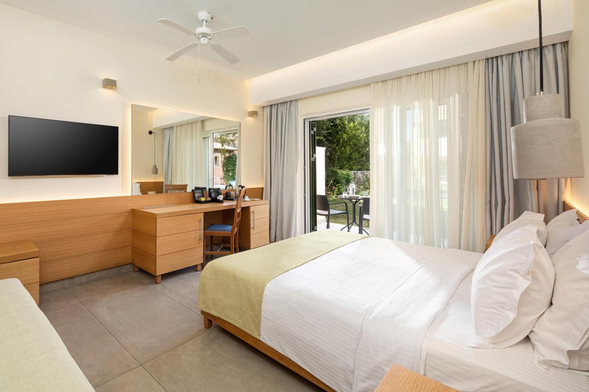 Sentido Apollo Palace Mesongí Dış mekan fotoğraf Deluxe Room
