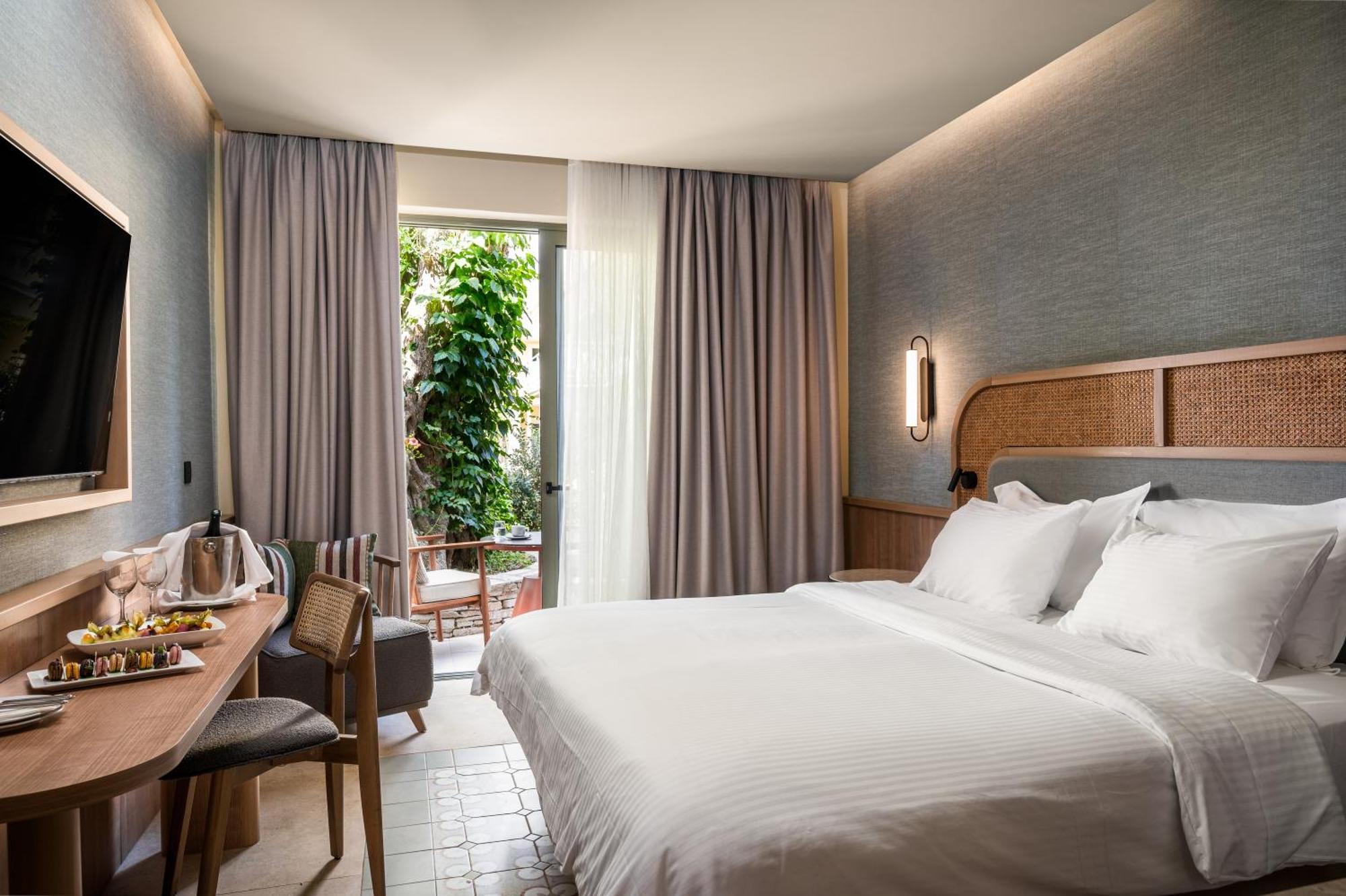 Sentido Apollo Palace Mesongí Dış mekan fotoğraf Deluxe Room